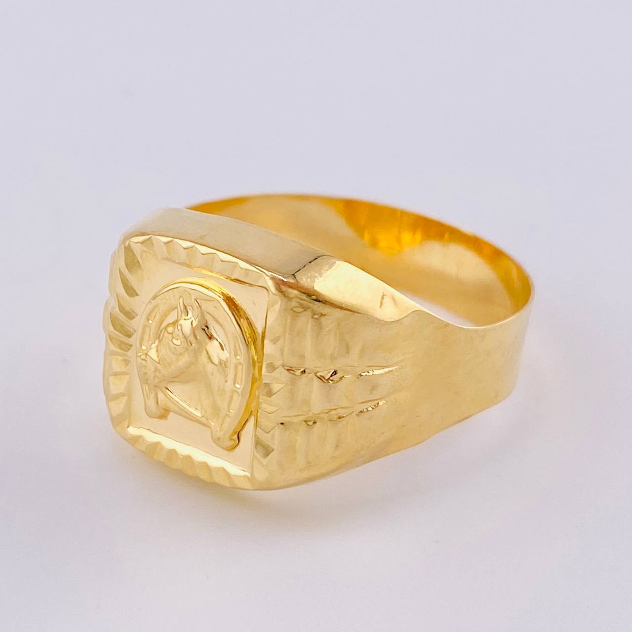 Anillo Sello Herradura Caballo 2.95 g / T11 Oro Amarillo 18K