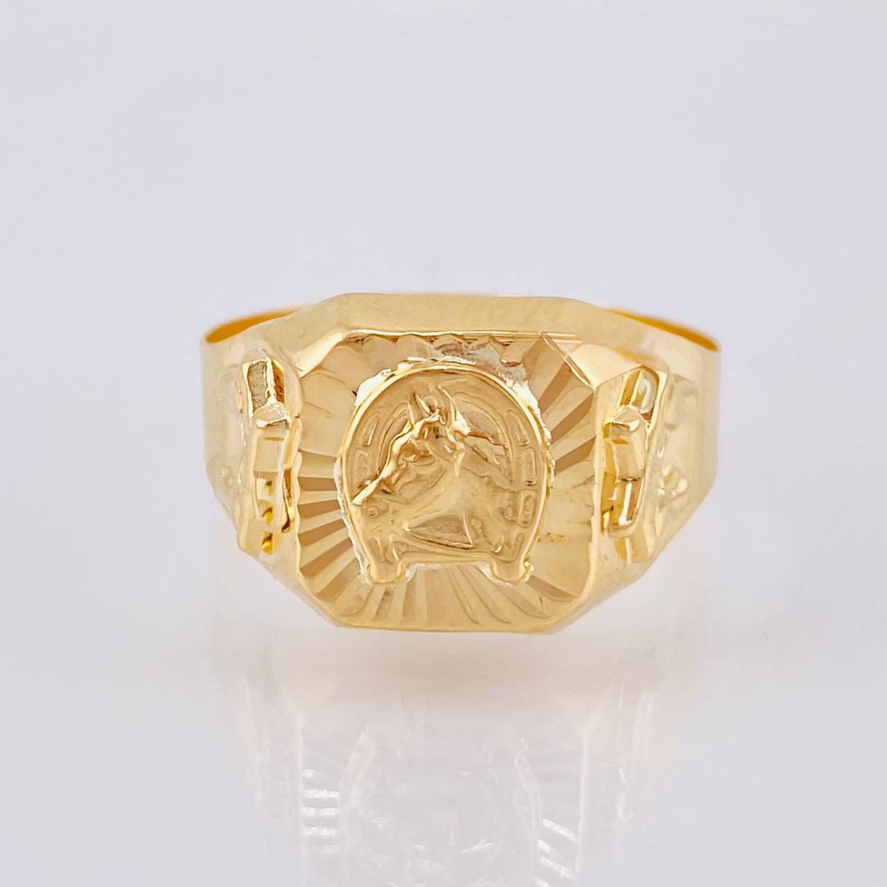 Anillo Herradura Caballo Diamantado 3.4 g / T11 Oro Amarillo 18K