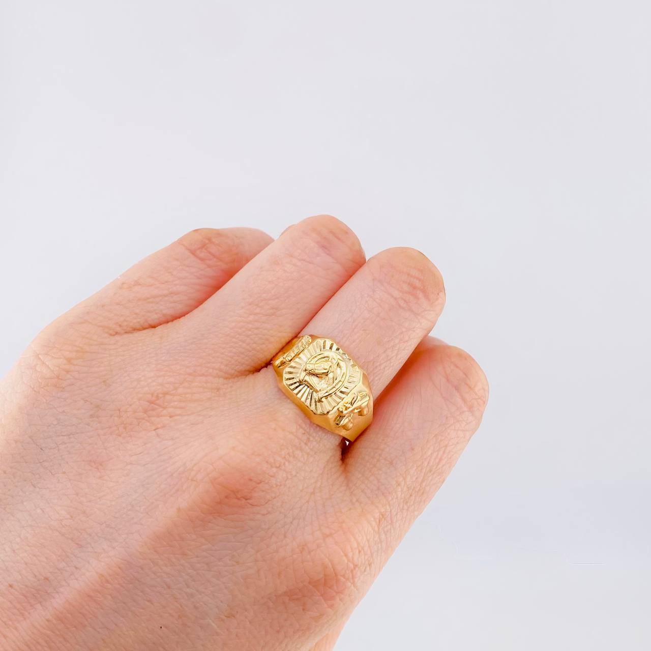 Anillo Herradura Caballo Diamantado 3.4 g / T11 Oro Amarillo 18K