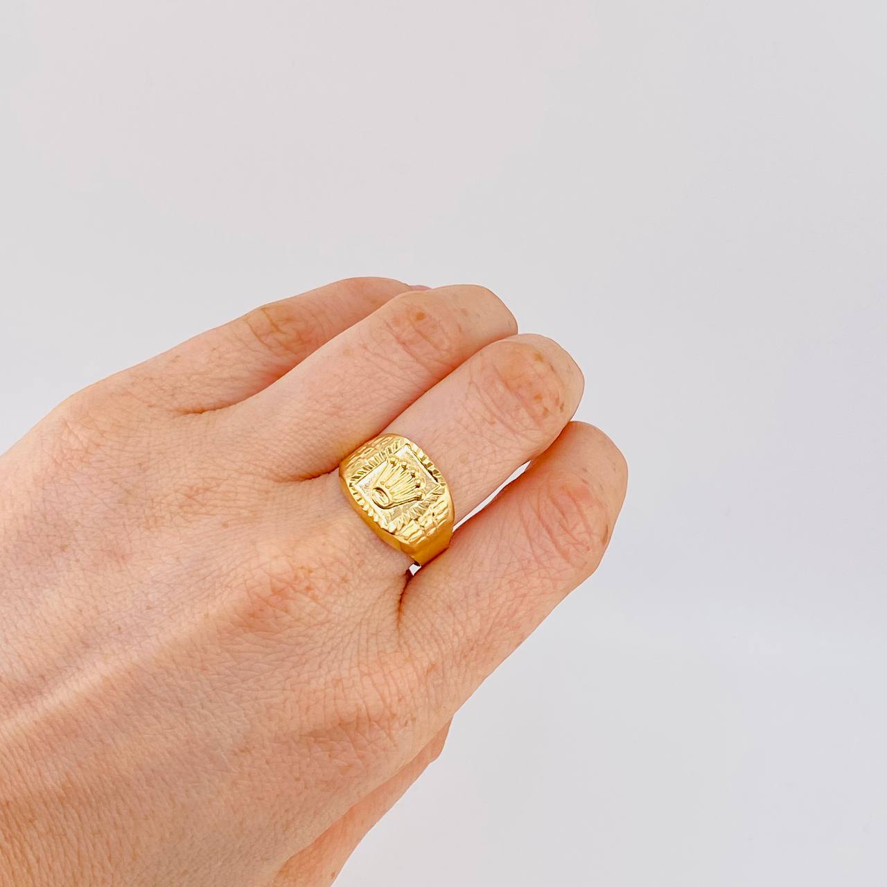 Anillo Sello Corona 2.65 g / T9 1/2 Oro Amarillo 18K