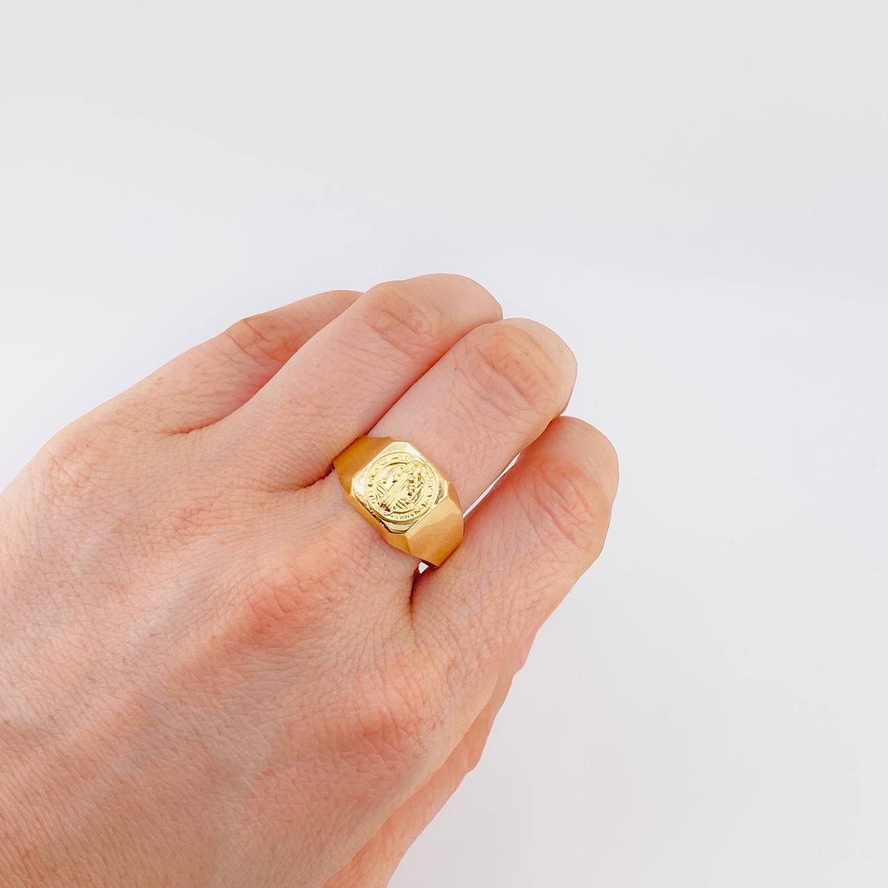 Anillo San Benito 3.05 g / T11 1/2 Oro Amarillo 18K