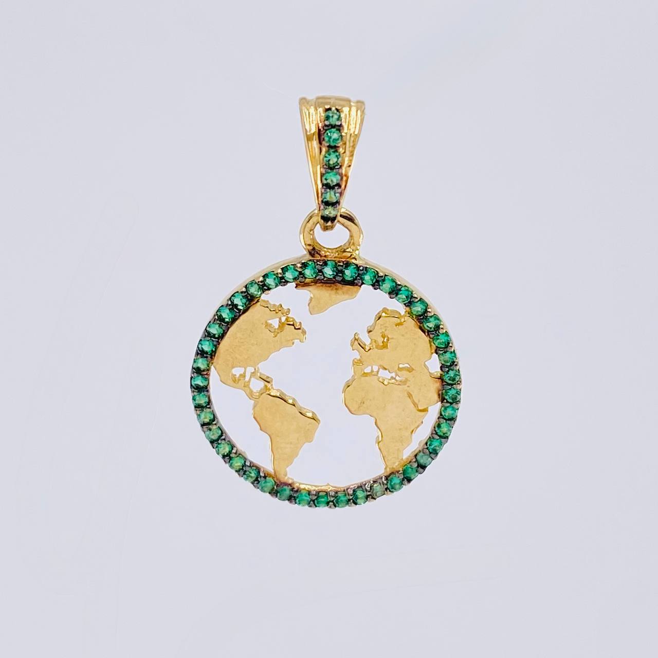 Dije Silueta Tierra 2 g / 2.5 cm Oro Amarillo 18K