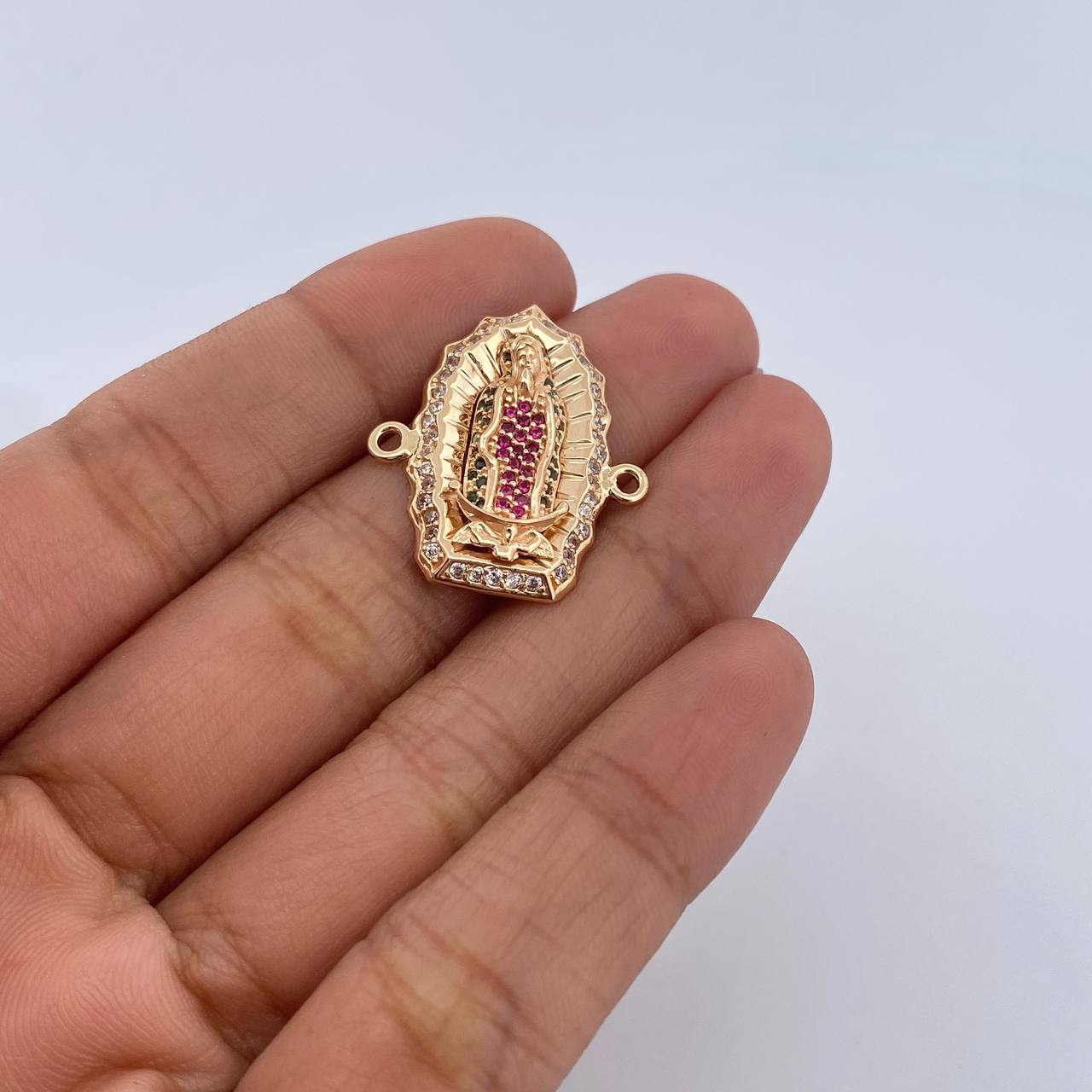 Herraje Virgen Guadalupe 4.75gr / 2.6cm / Circones Verdes Fucsias Blancos Oro Amarillo 18K &