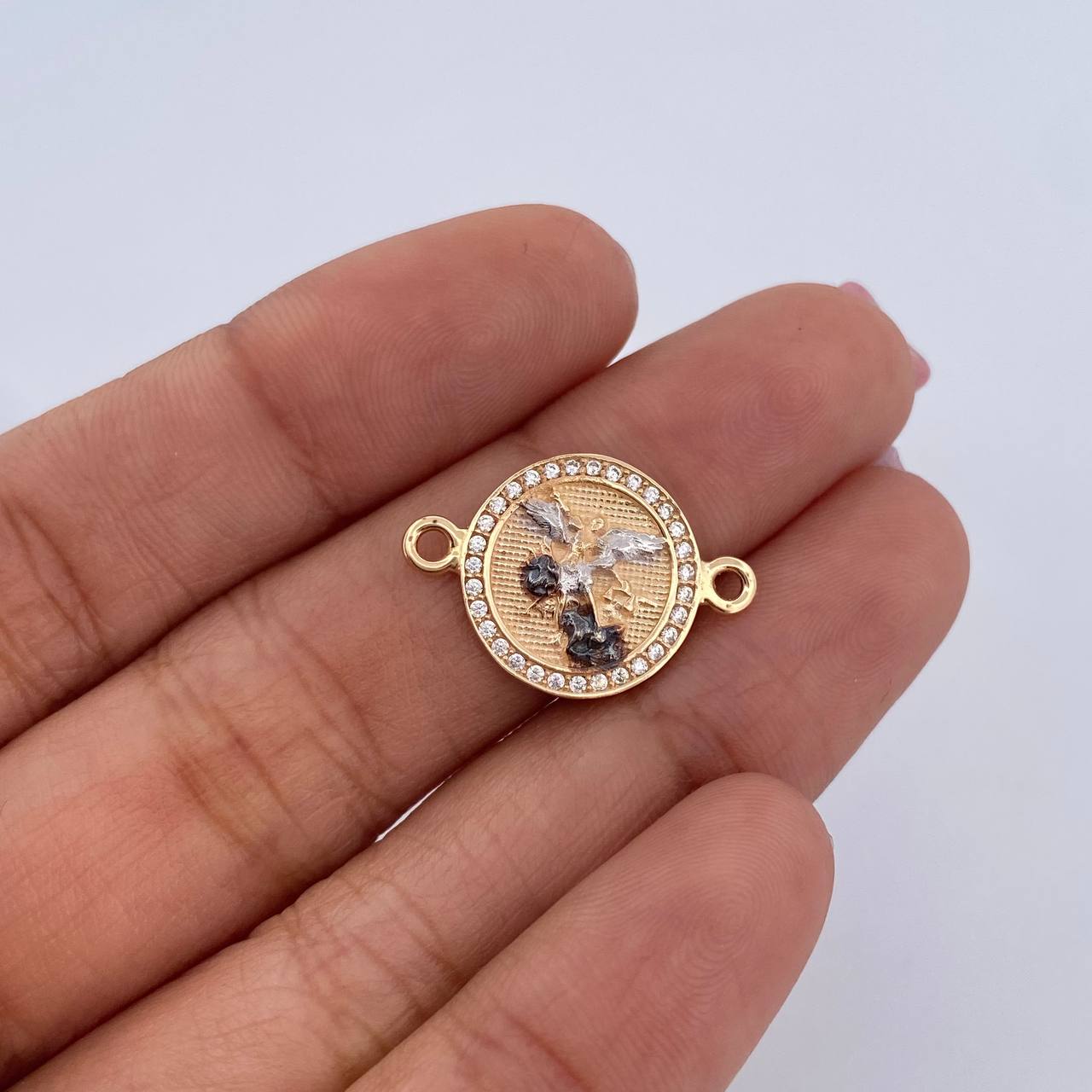 Herraje San Miguel Arcangel 4gr / 2cm / Circones Blancos Tres Oros 18K &