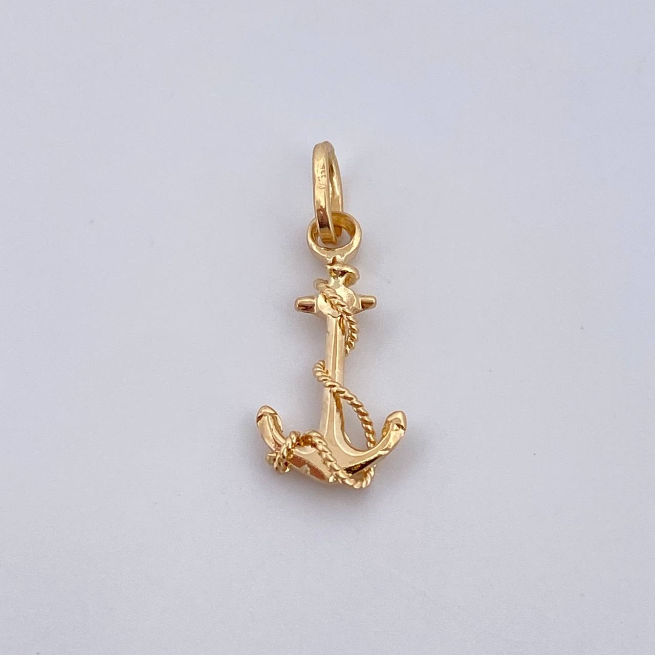 Dije Ancla 0.9gr / 2.1cm / Oro Amarillo 18K &
