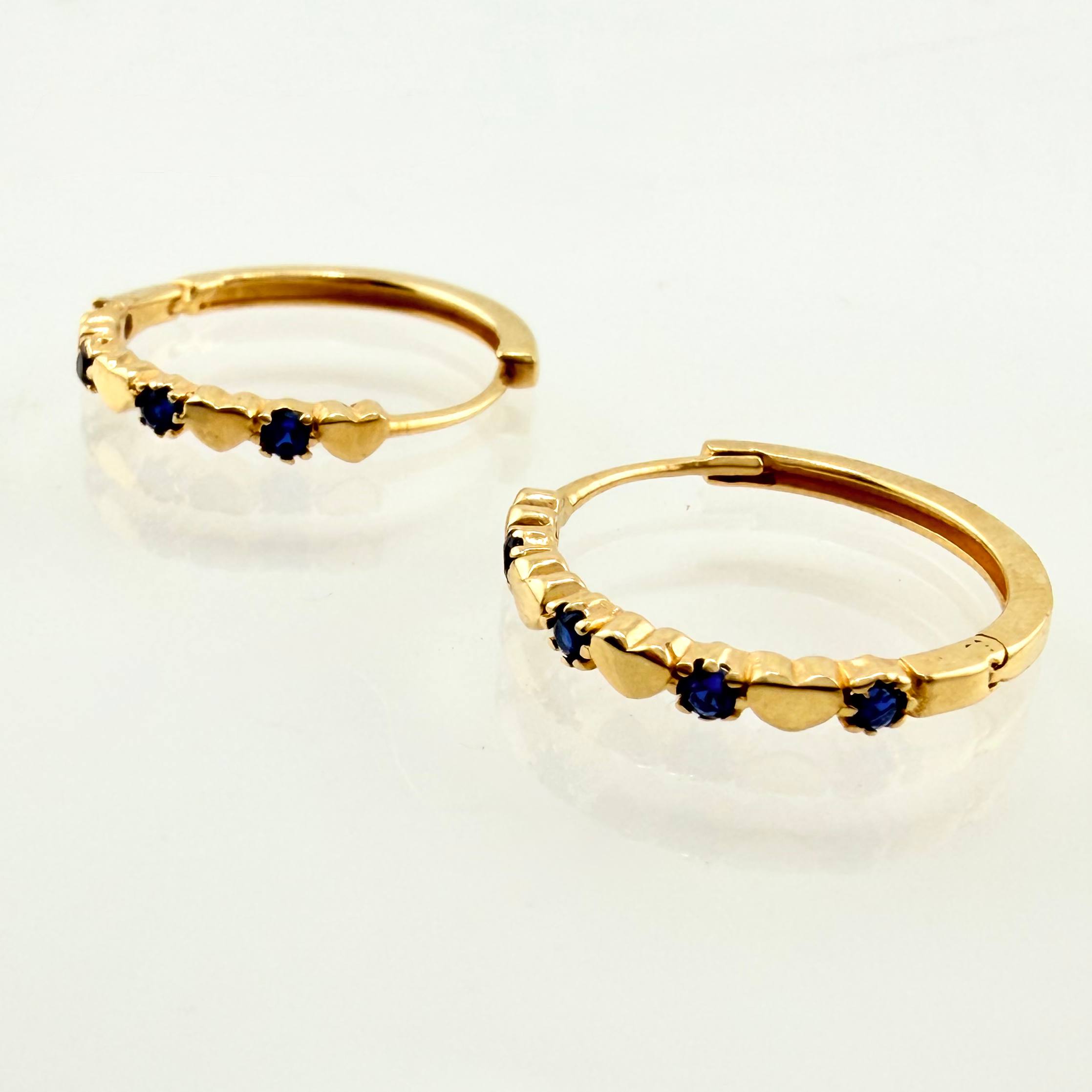 Candongas Corazones Intercalados 2.3gr / 1.8cm / Oro Amarillo 18K