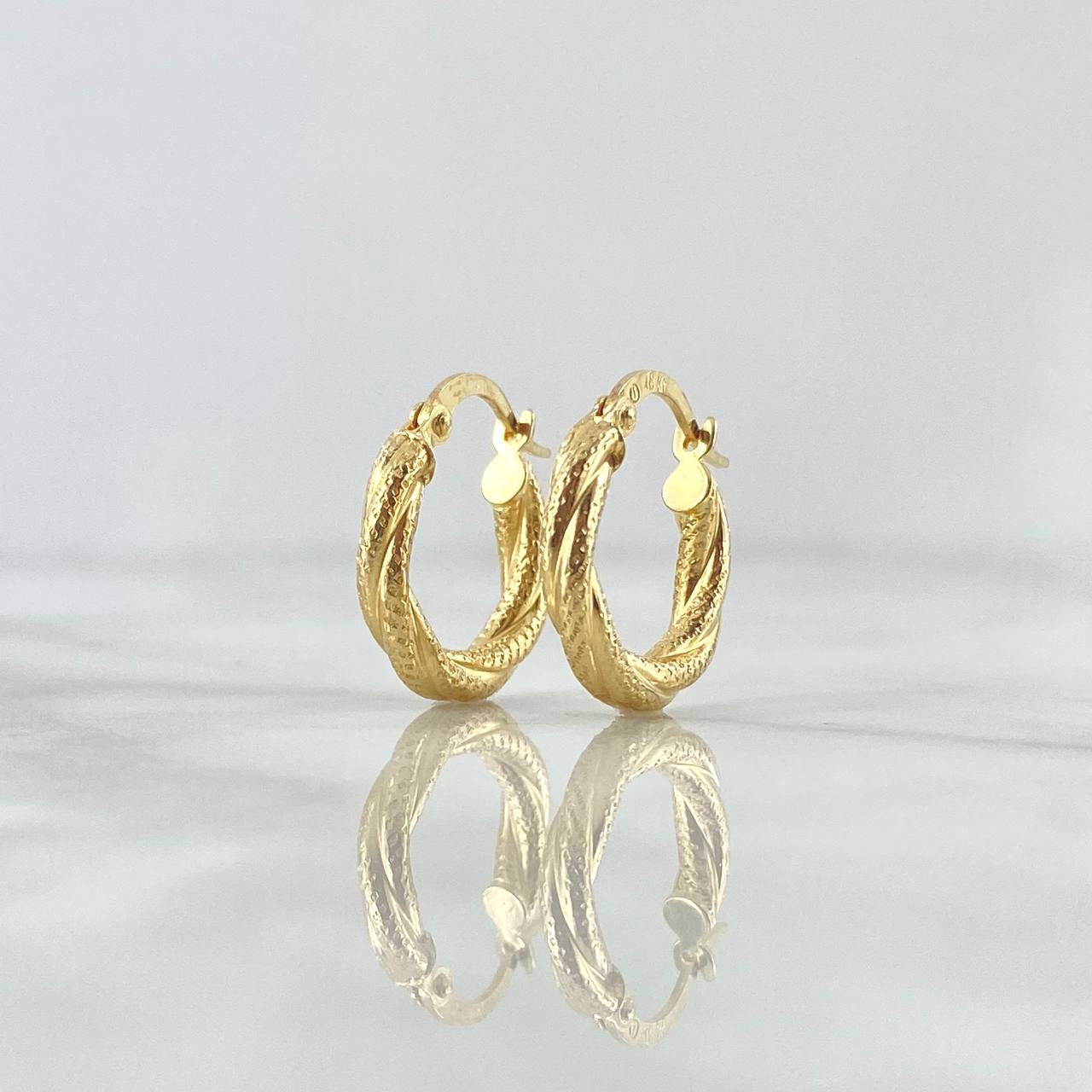 Candongas Carly 1.65gr / 1.7cm / Punteadas Oro Amarillo 18K