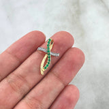 Dije Cruz Curvilinea 1.6gr / 2.3cm / Esmeralda 18 Pts - Diamantes Blancos 7 Pts Dos Oros Amarillo Blanco 18K (Joya) *