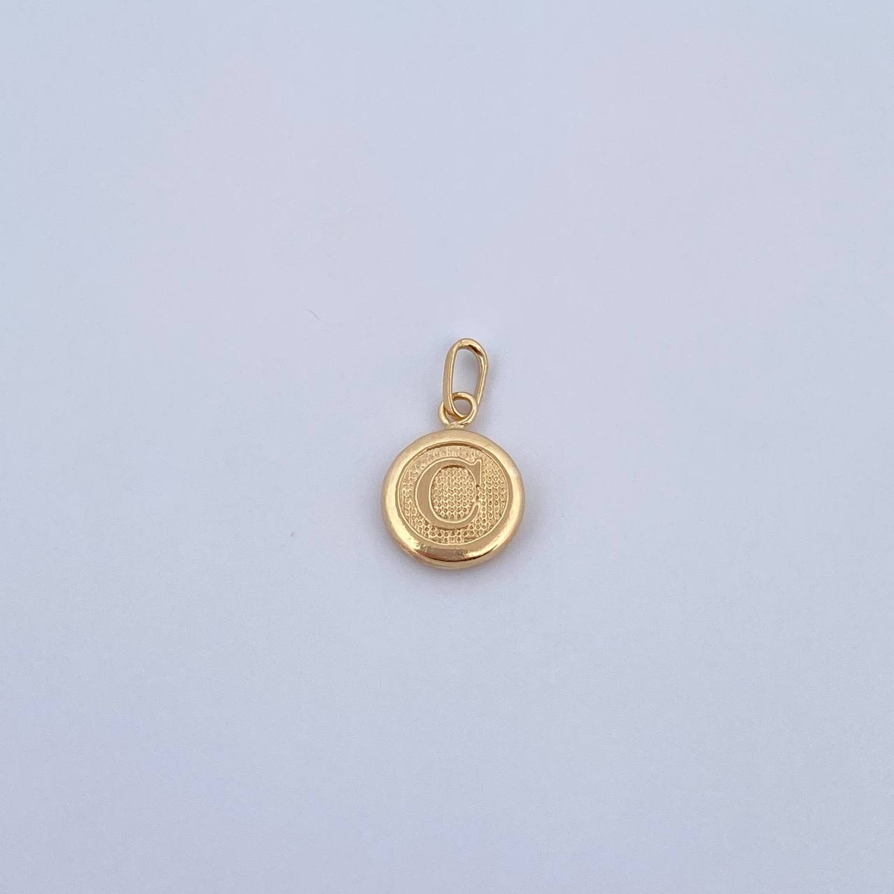 Dije Letra C 0.45gr / 1.5cm / Medalla Oro Amarillo 18K &