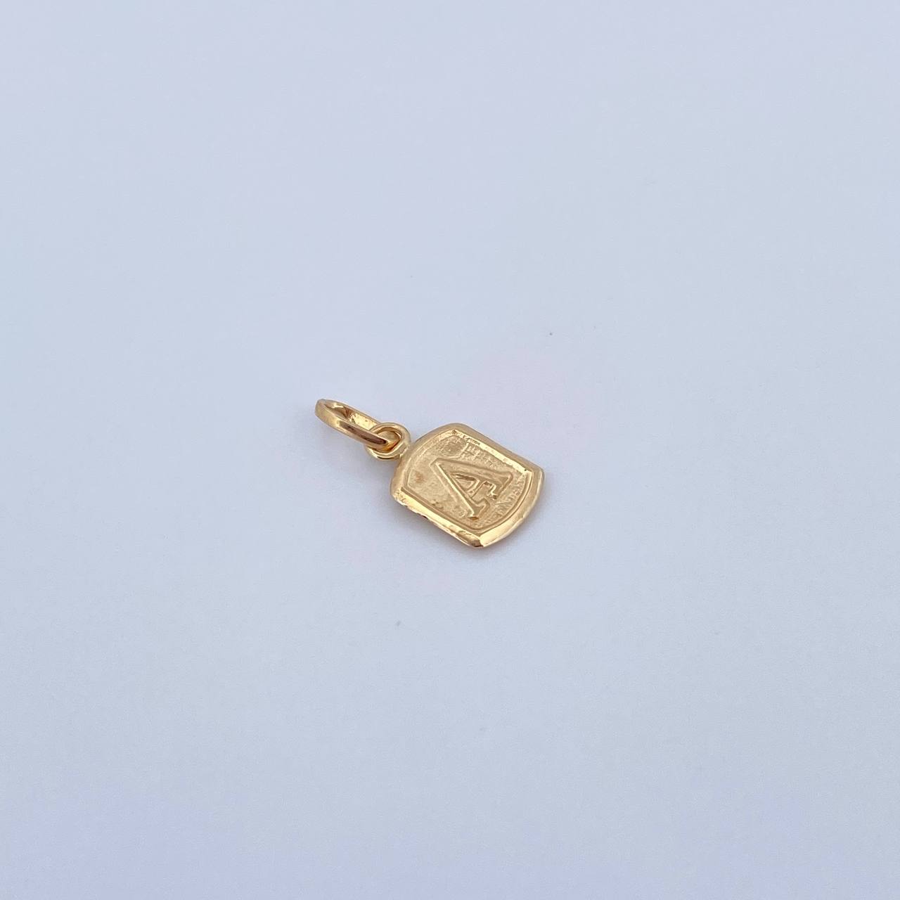 Dije Letra A 0.3gr / 1.5cm / Liso Oro Amarillo 18K &
