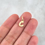 Dije Letra C Cursiva 0.4gr / 1,.cm / Lisa Oro Amarillo 18K  ©