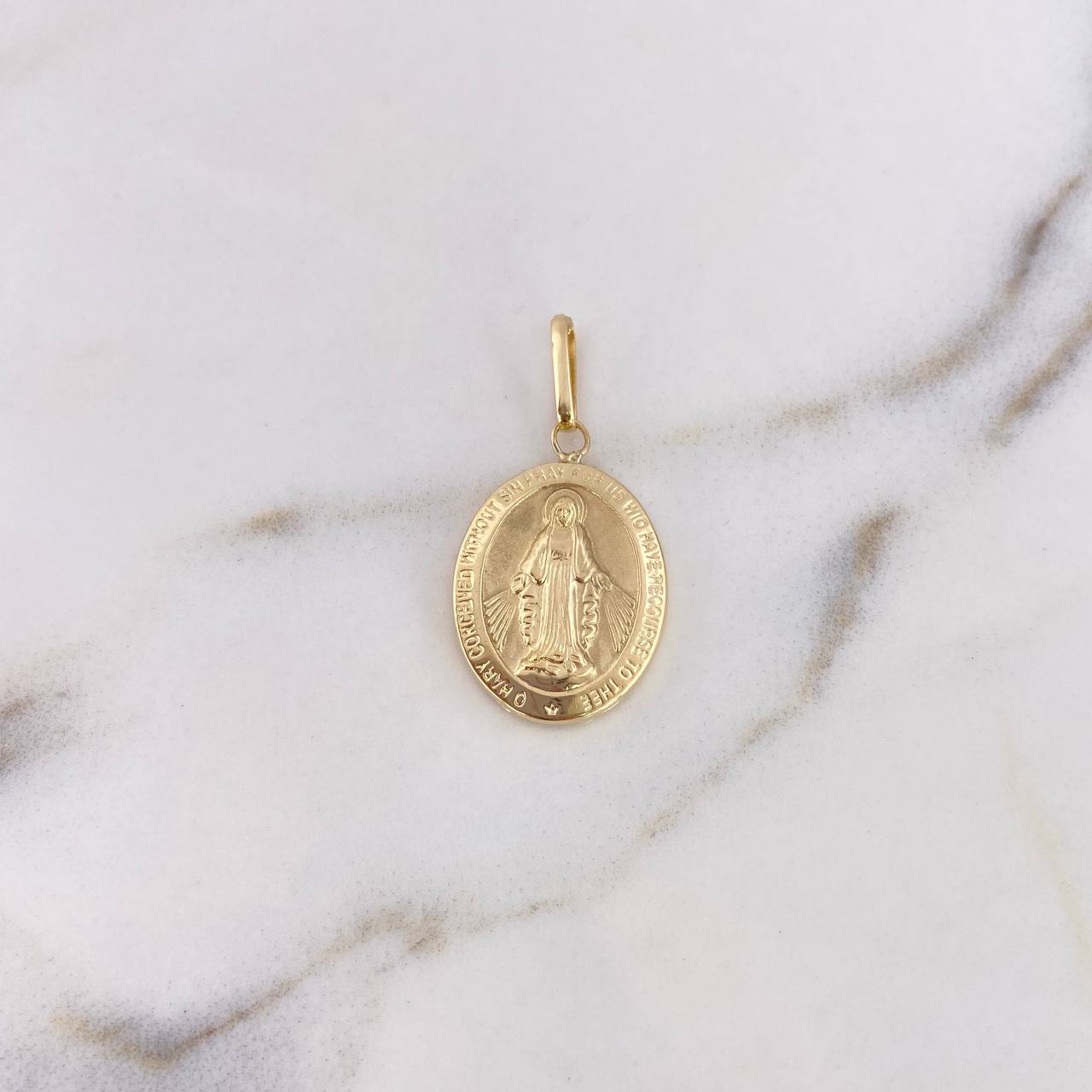 Dije Virgen Milagrosa 1.6gr / 3.3cm / Troquelado Oro Amarillo 18K &