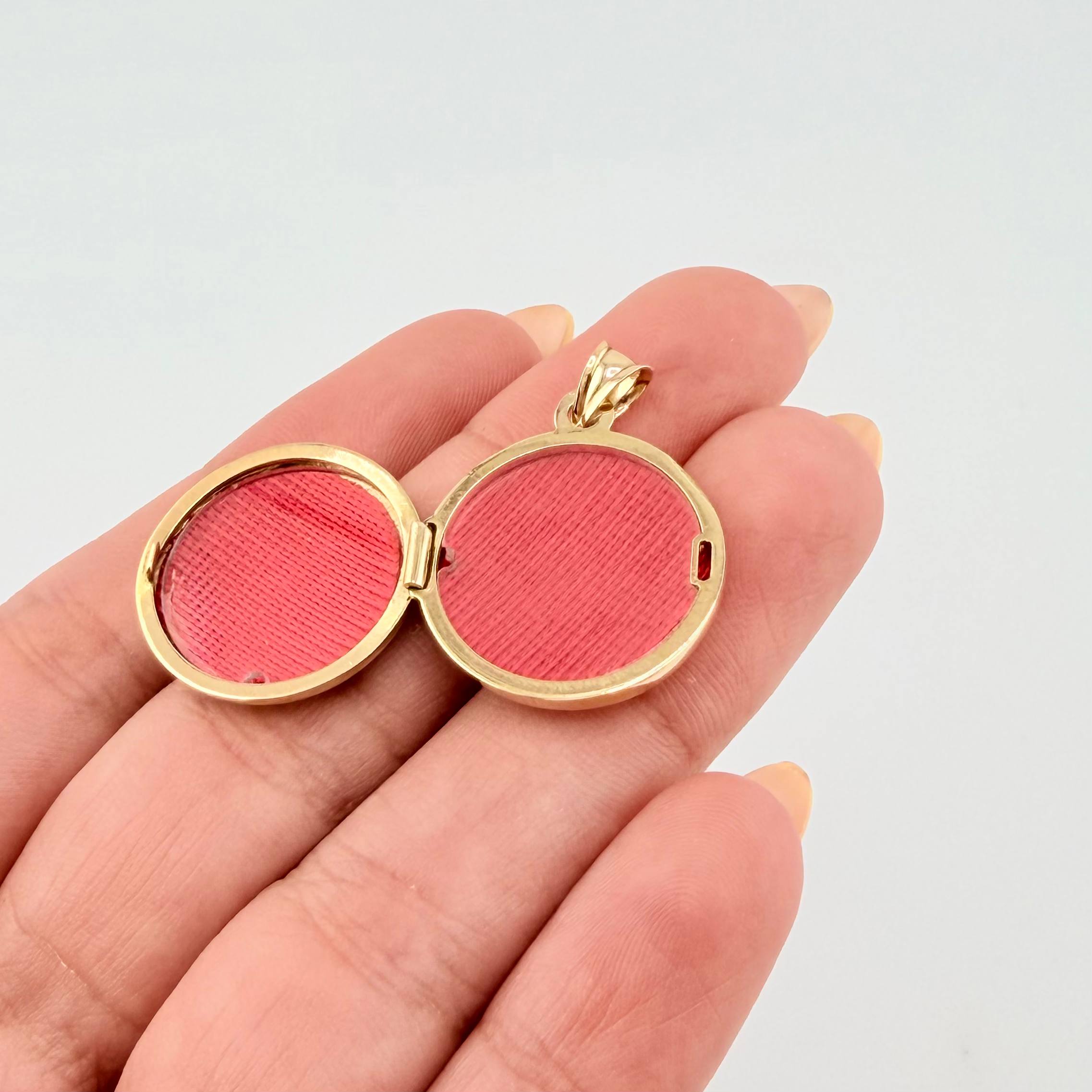 Dije Relicario Circular 5.45gr / 2.8cm / Oro Amarillo +4 18K ©
