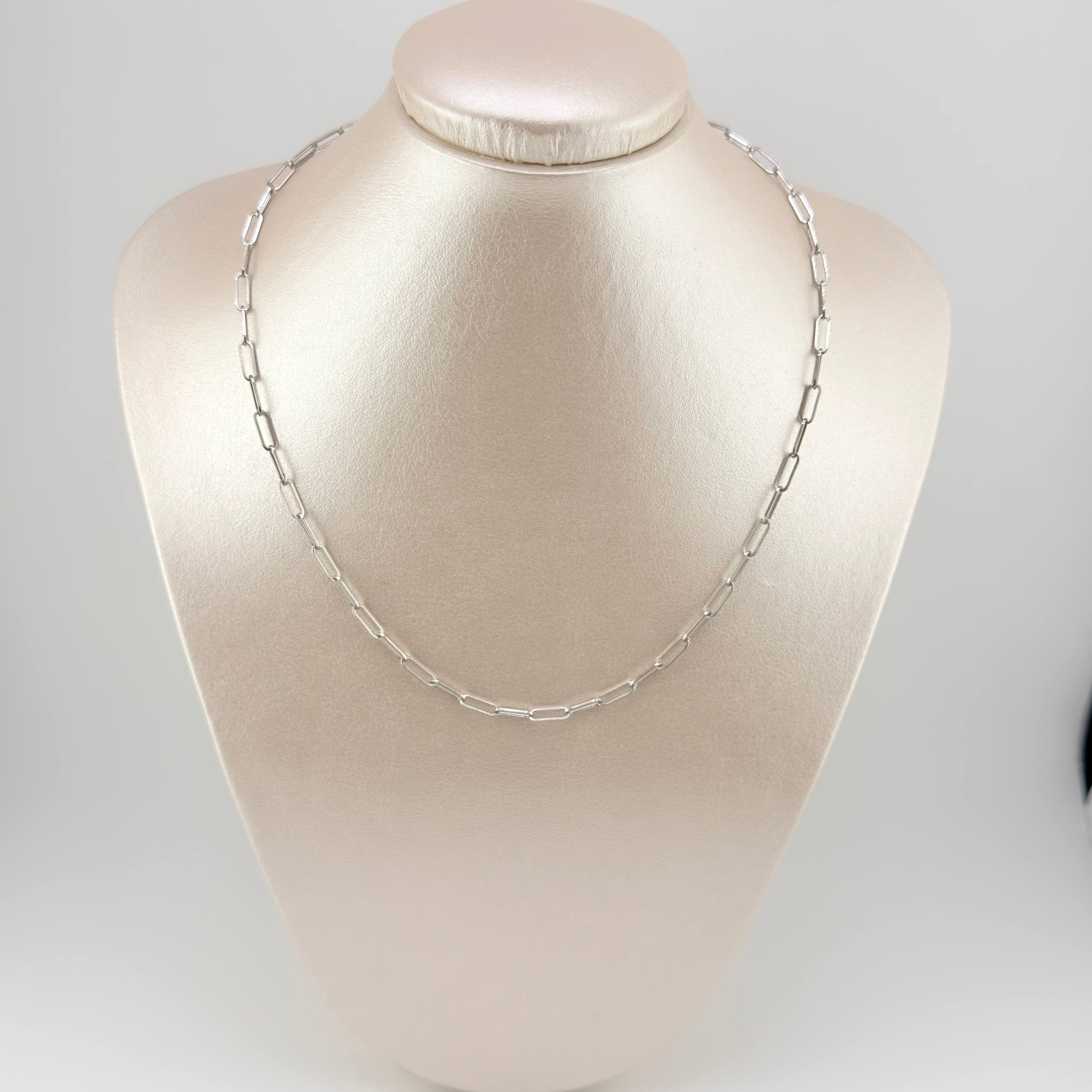 Cadena Cajón 4.45gr / 45cm / 3.3mm Oro Blanco +3 18K ©