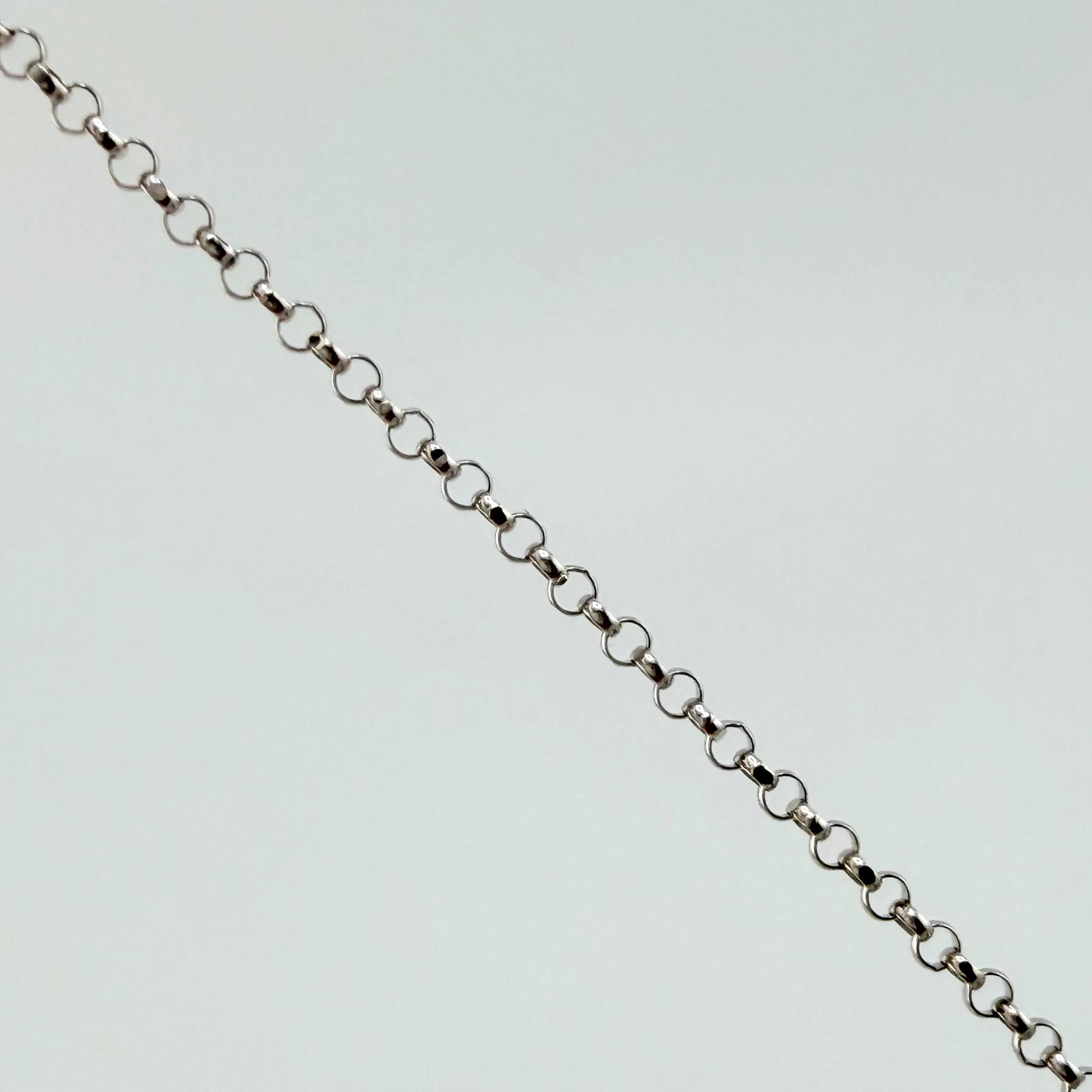 Cadena Roll On 1.35gr / 40cm / 1.3mm Oro Blanco +3 18K ©