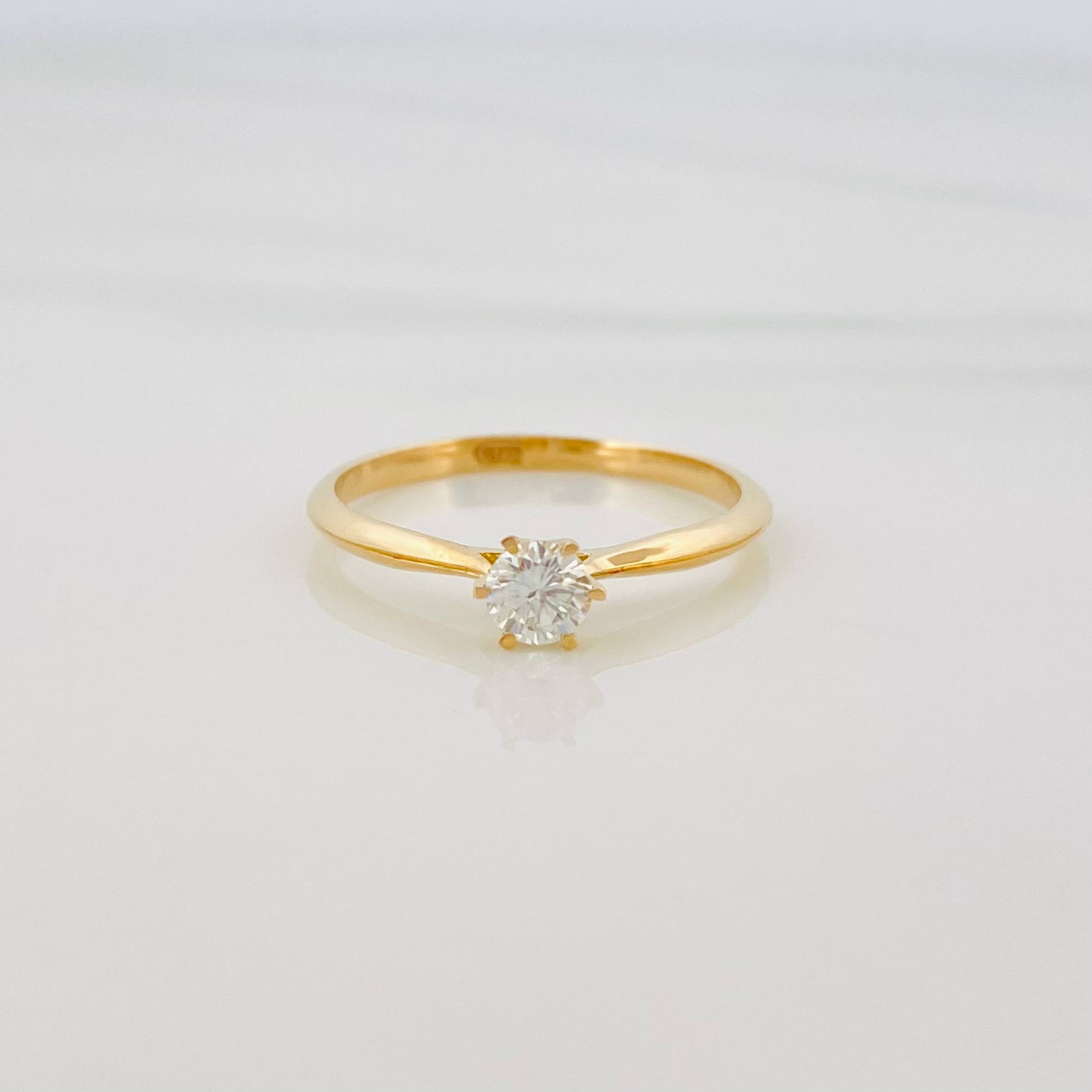 Anillo Solitario Diamante 26 Pts 1.7 g / T7 1/2 Oro Amarillo 18K