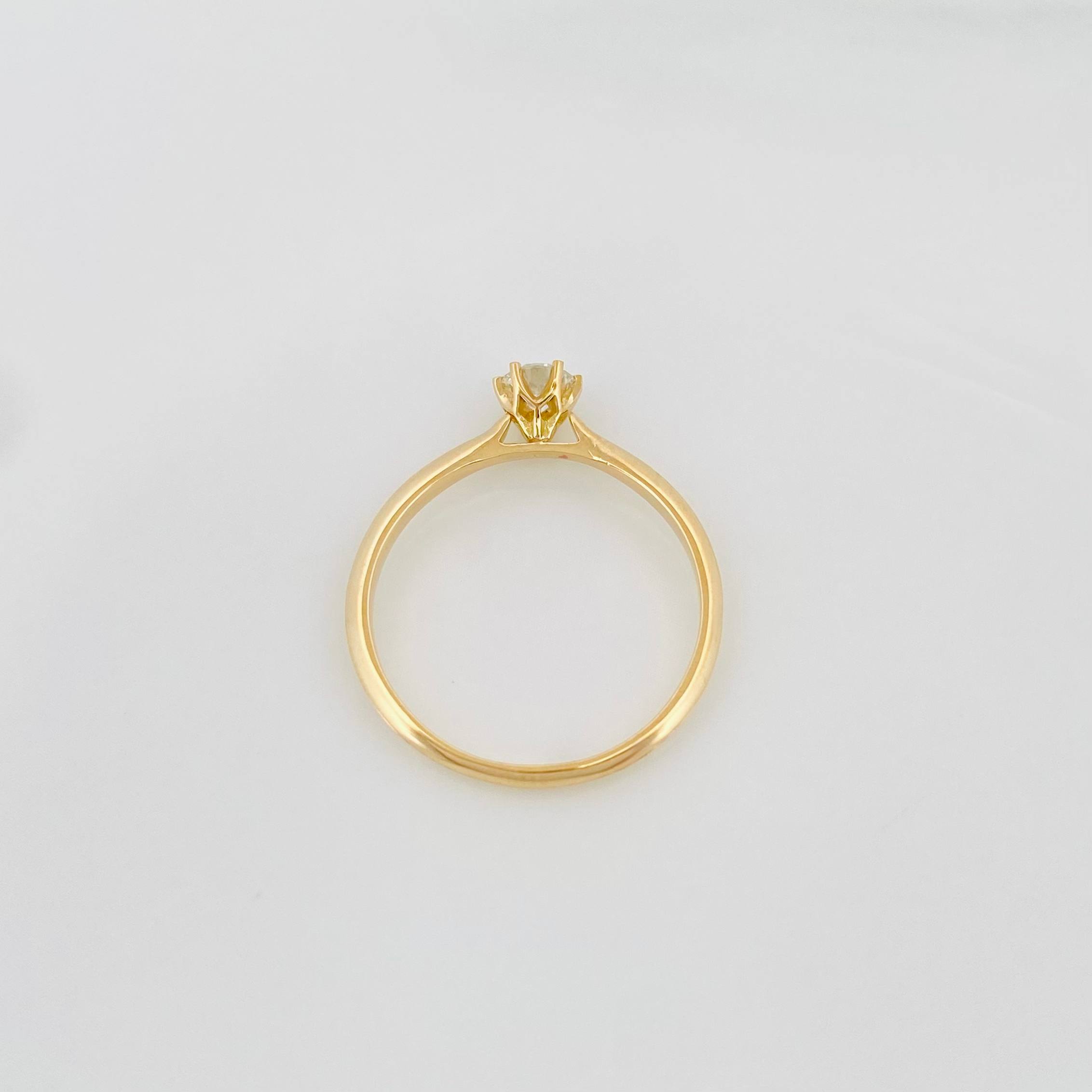 Anillo Solitario Diamante 26 Pts 1.7 g / T7 1/2 Oro Amarillo 18K