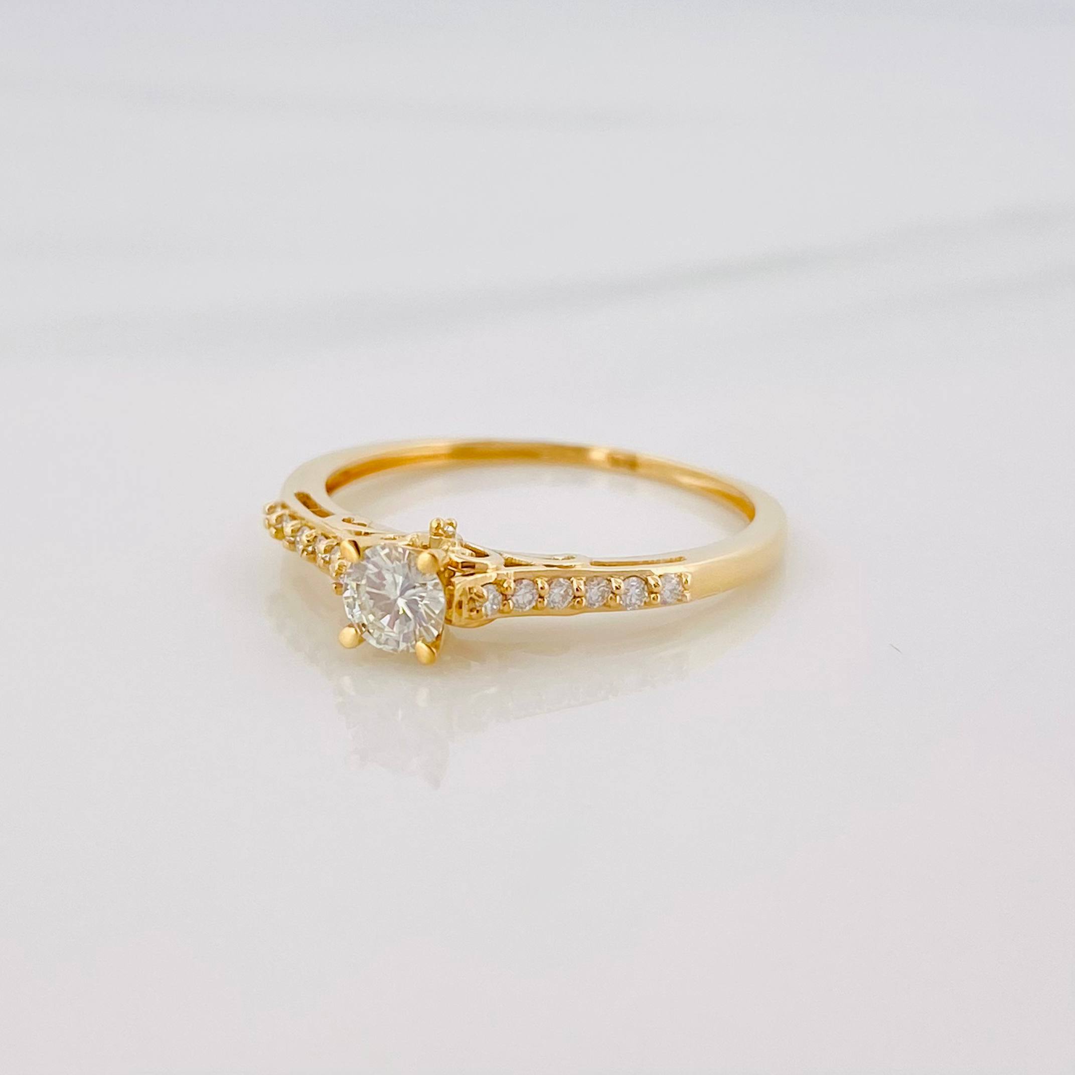 Anillo Solitario Diamantes 36 Pts 1.95 g / T7 1/4 Oro Amarillo 18K
