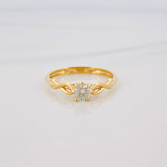 Anillo Solitario Entrelazado Diamante 27 Pts 1.95 g / T6 3/4 Oro Amarillo 18K