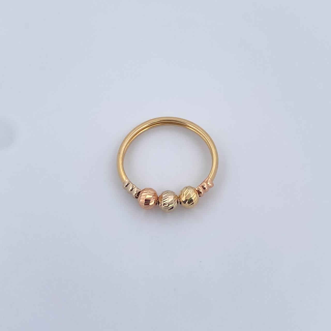 Anillo Bolas 1.95gr / T8 / 4mm Diamantadas Tres Oros 18K &