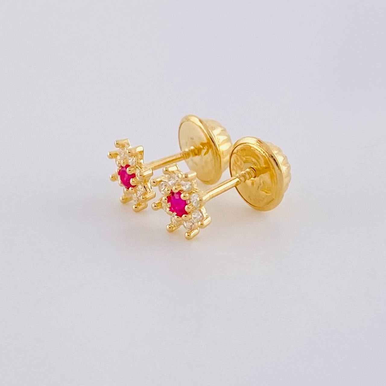 Topos Flor Ocho Petalos 0.6 g / 5.4 mm Oro Amarillo 18K