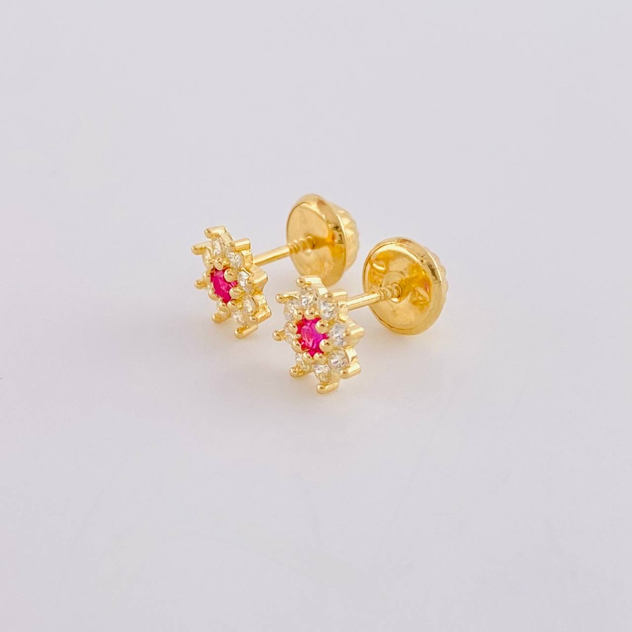 Topos Flor Ocho Petalos 0.8 g / 6.3 mm Oro Amarillo 18K