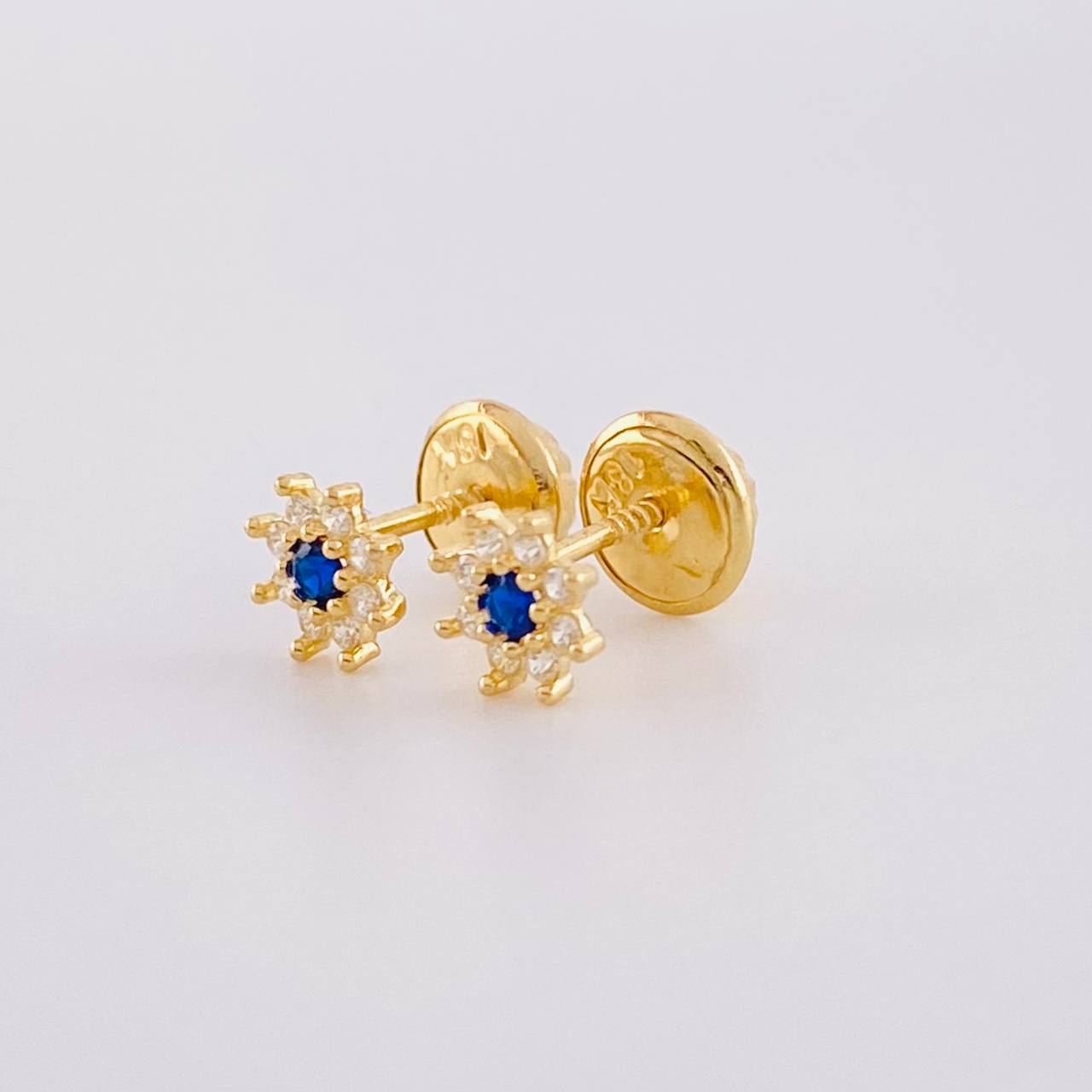 Topos Flor Ocho Petalos 0.85 g / 6.4 mm Oro Amarillo 18K