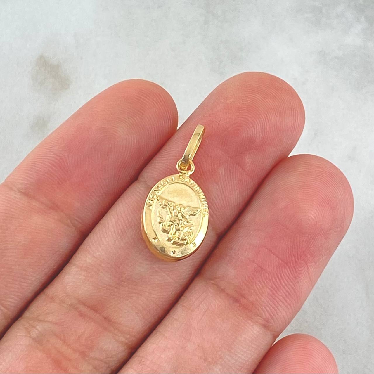 Dije San Miguel 0.7gr / 2cm / Lisa - Circulo Texturizado Oro Amarillo 18K ©