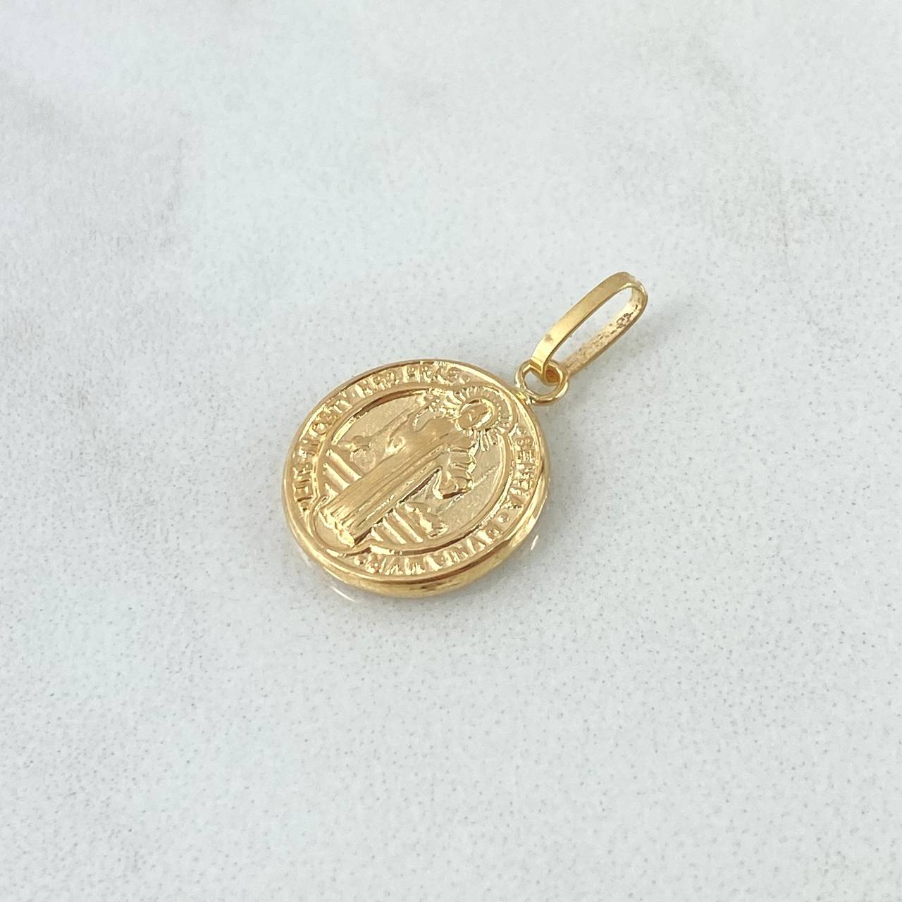 Dije San Benito 0.9gr / 2cm / Mate-Liso-Circular Oro Amarillo 18K ©