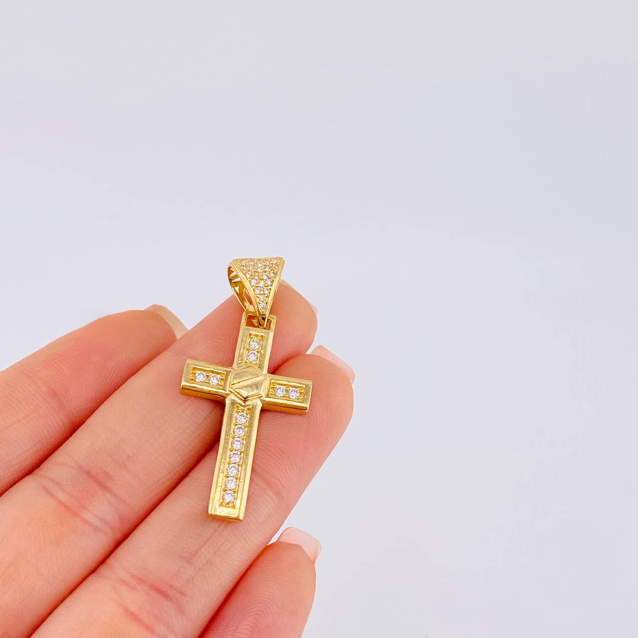 Dije Cruz Tornillo 4.25 g / 4 cm Oro Amarillo 18K