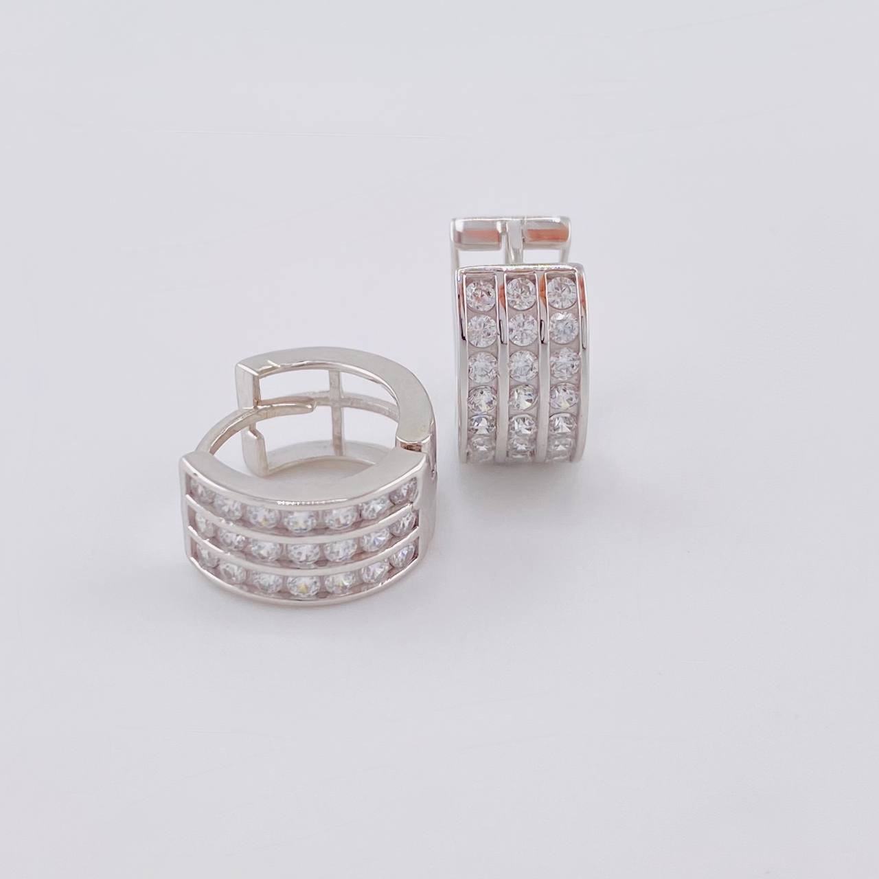 Candongas Triple Carril Basteado 3.35 g / 1 cm Oro Blanco 18K