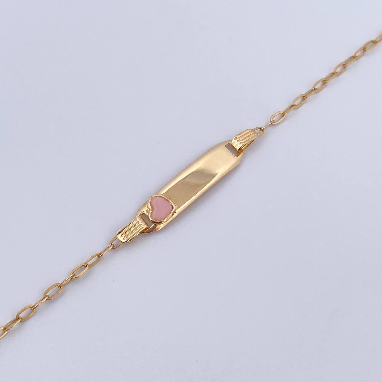 Pulso Bebé Cajon Corazon Rosado 1.4gr / 13.2cm-14.5cm / 1.5mm Placa Rectangular Curva Oro Amarillo 18K &