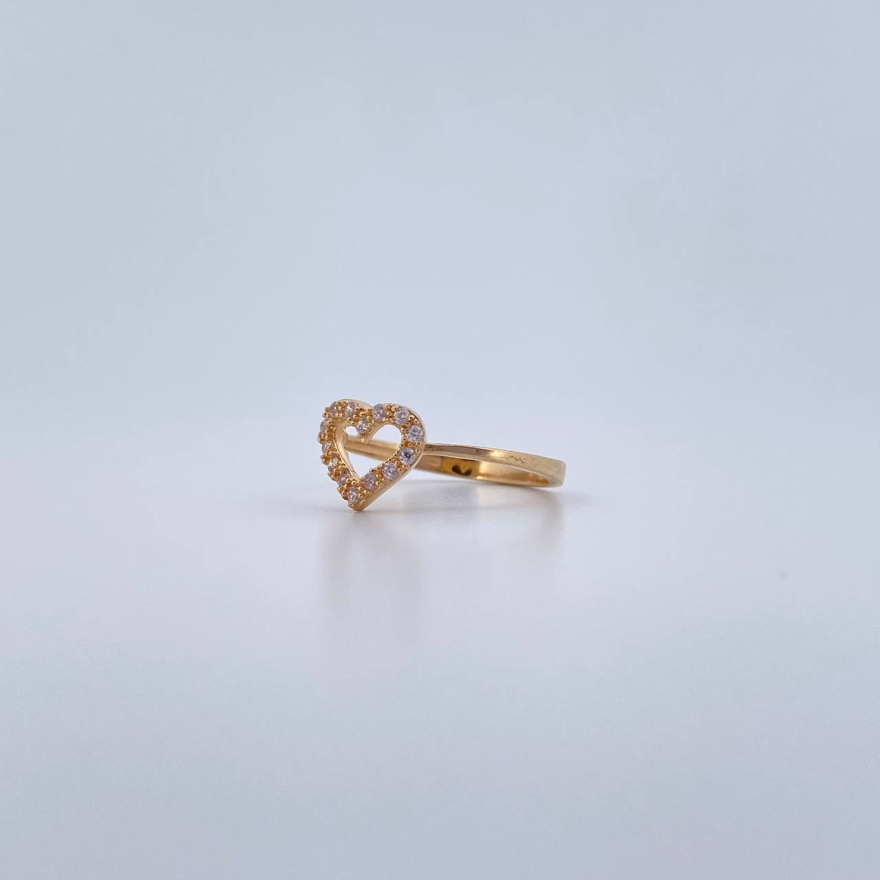 Anillo Silueta Corazon 1.8gr / T6 3/4 / Circones Blancos Oro Amarillo 18K &
