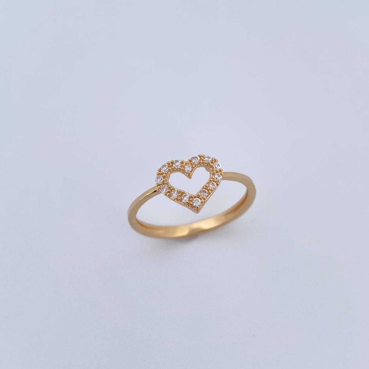Anillo Silueta Corazon 1.8gr / T6 3/4 / Circones Blancos Oro Amarillo 18K &