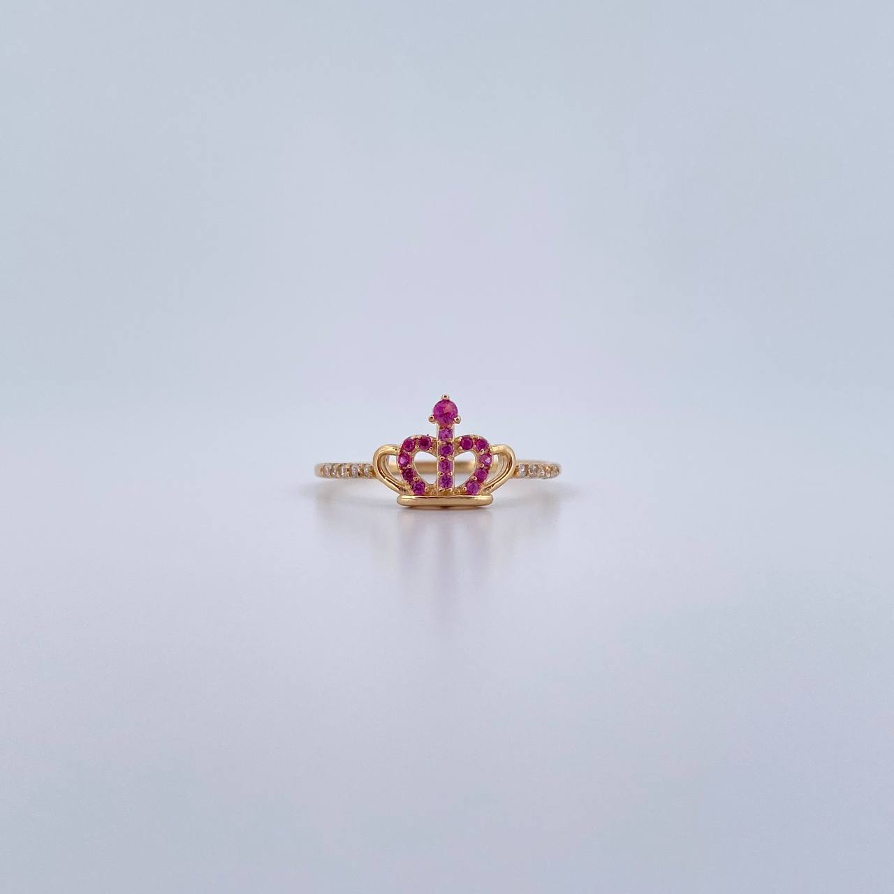 Anillo Corona 1.55gr / T7 1/4 / Circones Fucsias Blancos Oro Amarillo 18K &