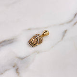 Dije Gorra AD 4.55gr / 2.9cm / Circones Negros Tres Oros 18K $