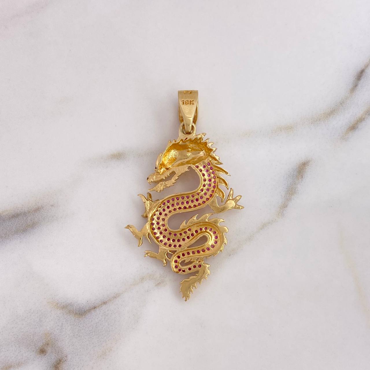 Dije Dragon 8.85gr / 5.1cm / Circones Negros Fucsias Oro Amarillo 18K $