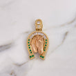 Dije Herradura Caballo 13.9gr / 4.8cm / Circones Blancos Verdes Dos OrosAmarillo Rosa 18K #