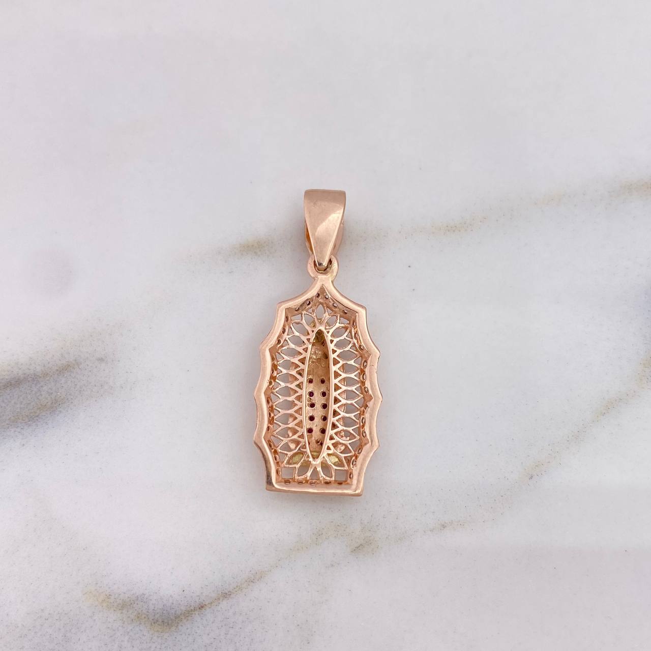 Dije Virgen Guadalupe 3.25gr / 3.2cm / Circones Blancos-Verdes-Fucsias Oro Rosa 18K $