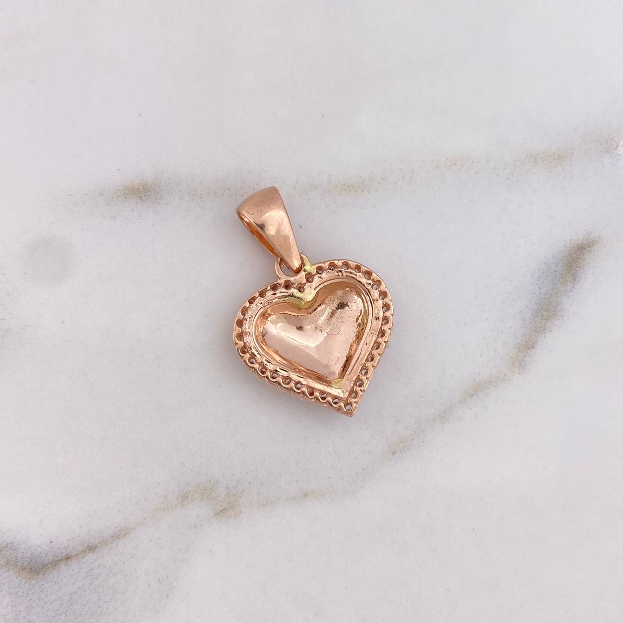 Dije Corazon 2.7gr / 2.4cm / Circones Blancos Oro Rosa 18K #