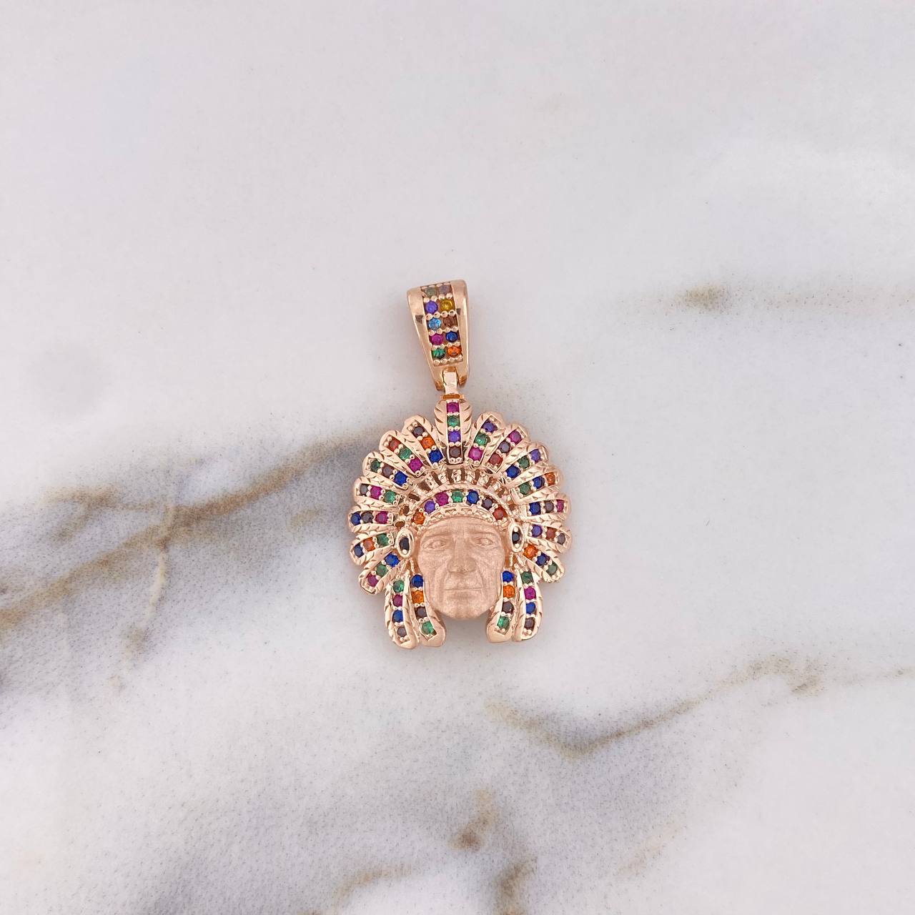 Dije Indio 4.6gr / 3cm / Circones Colores Oro Rosa 18K &