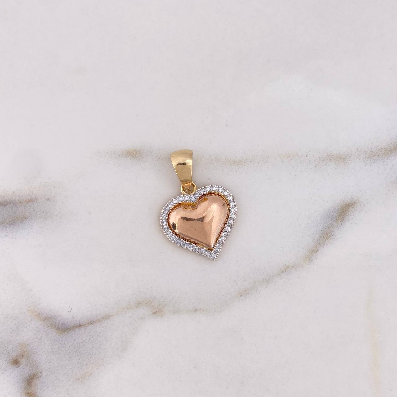 Dije Corazon 2.55gr / 2.5cm / Circones Blancos Tres Oros 18K &