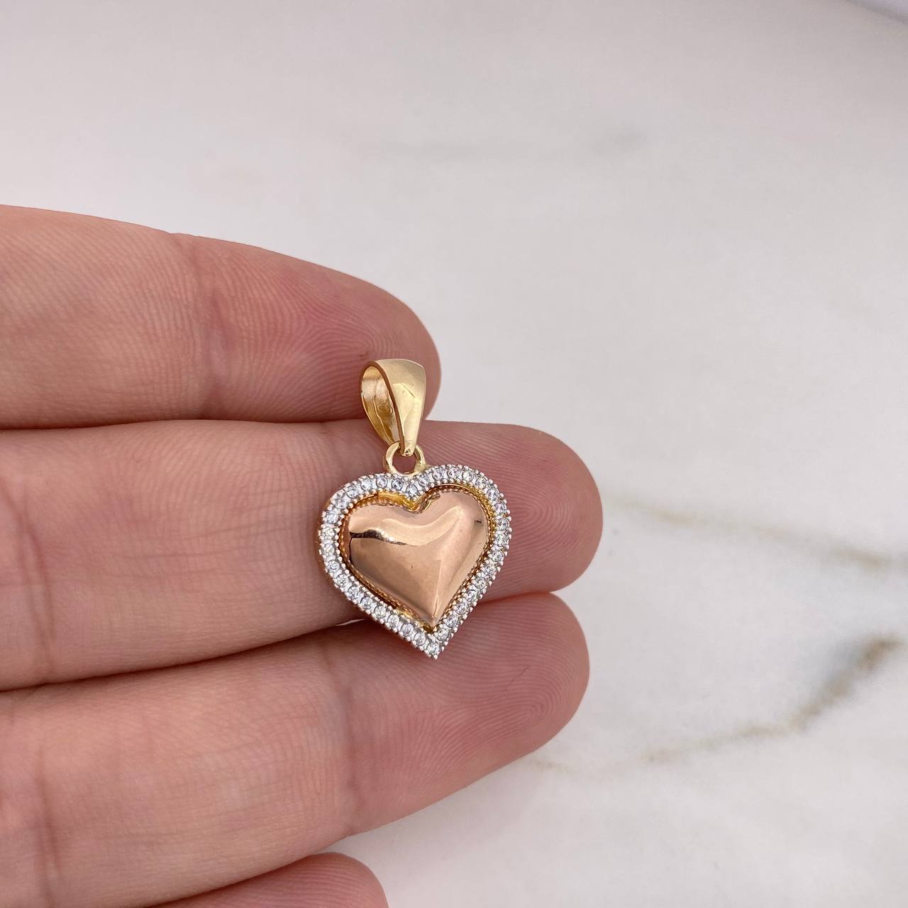 Dije Corazon 2.55gr / 2.5cm / Circones Blancos Tres Oros 18K &