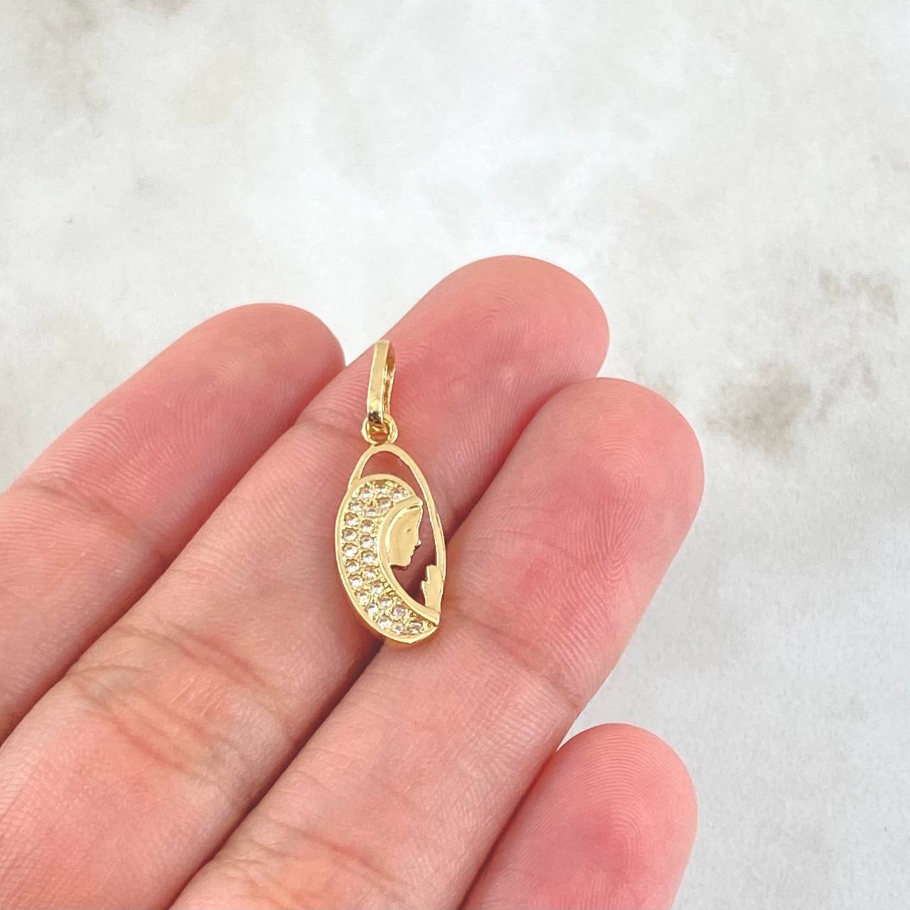 Dije Virgen María 1.1gr / 2.2cm / Oro 18K