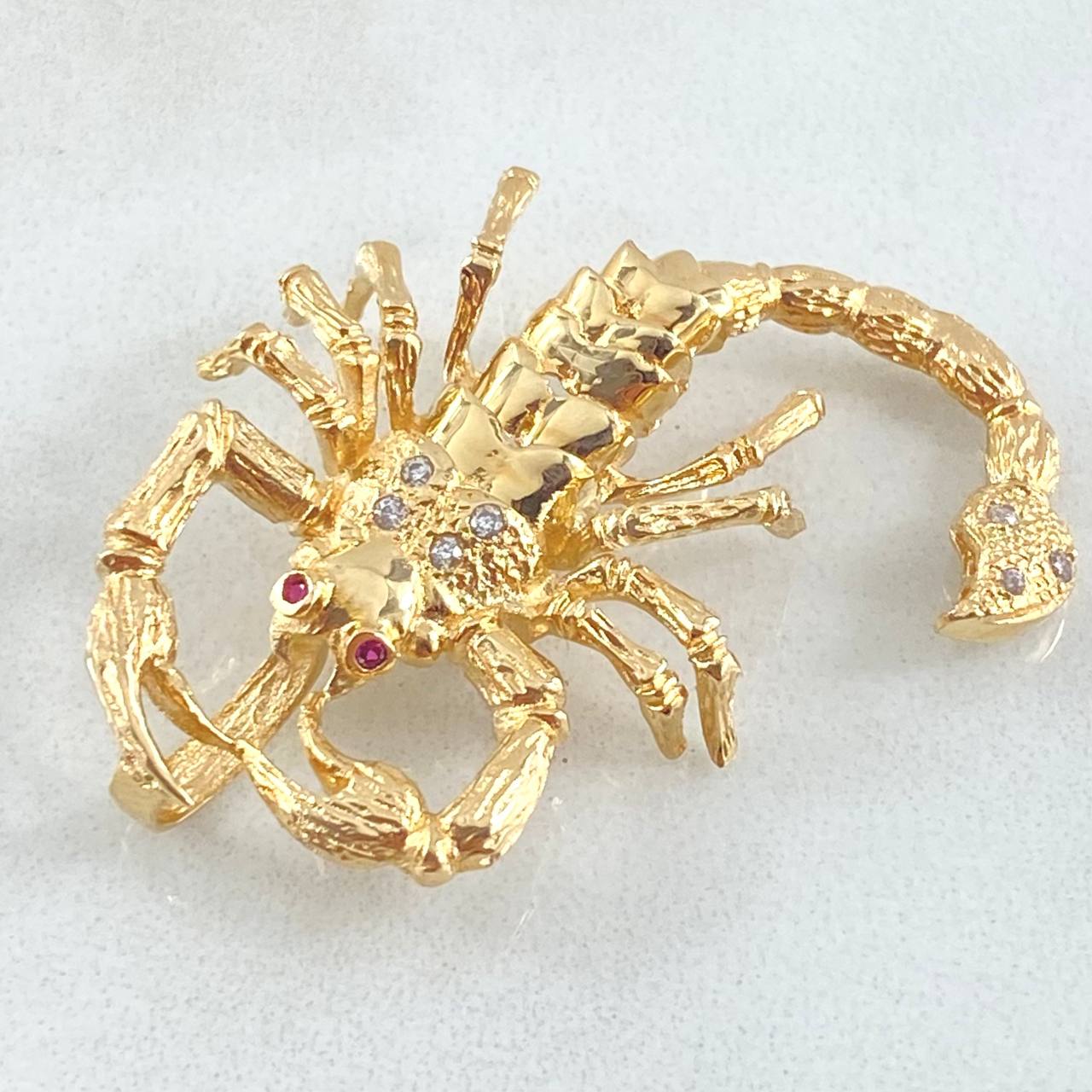 Dije Escorpion 7.45gr / 4cm / Oro 18K ©