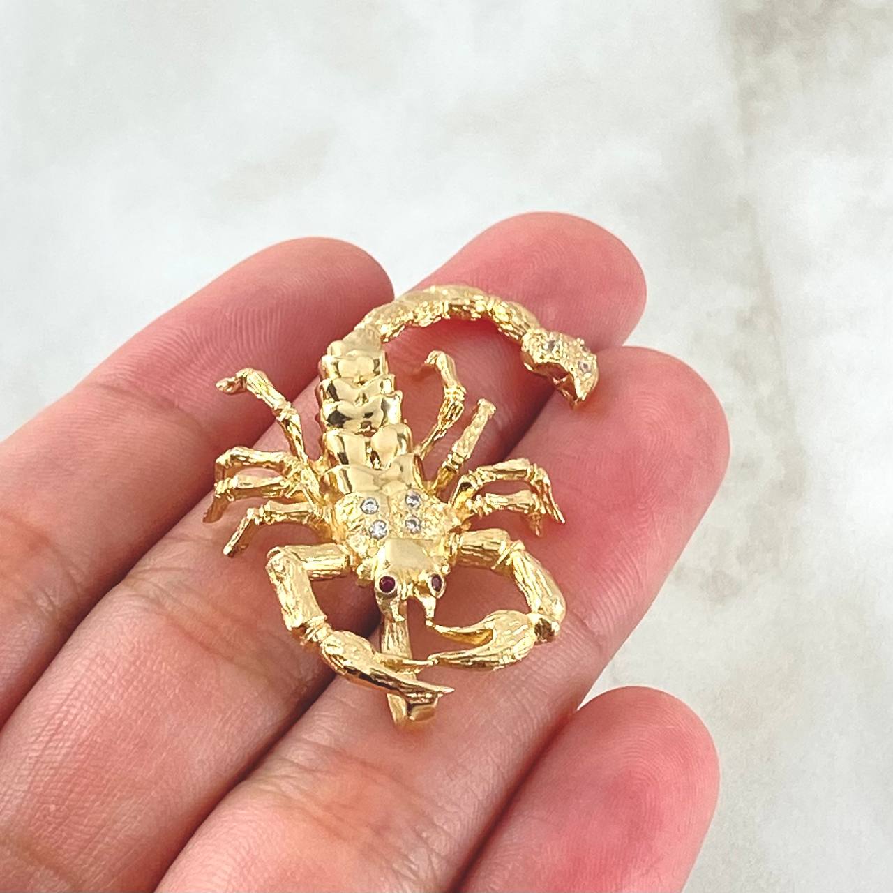 Dije Escorpion 7.3gr / 4cm / Oro 18K