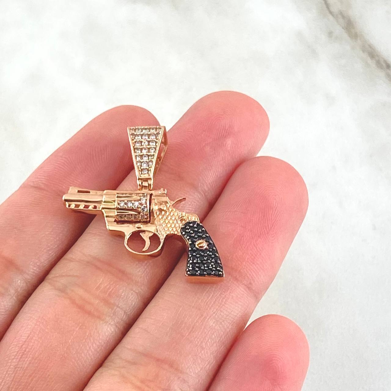 Dije Pistola 3.8gr / 2.7cm / Oro 18K