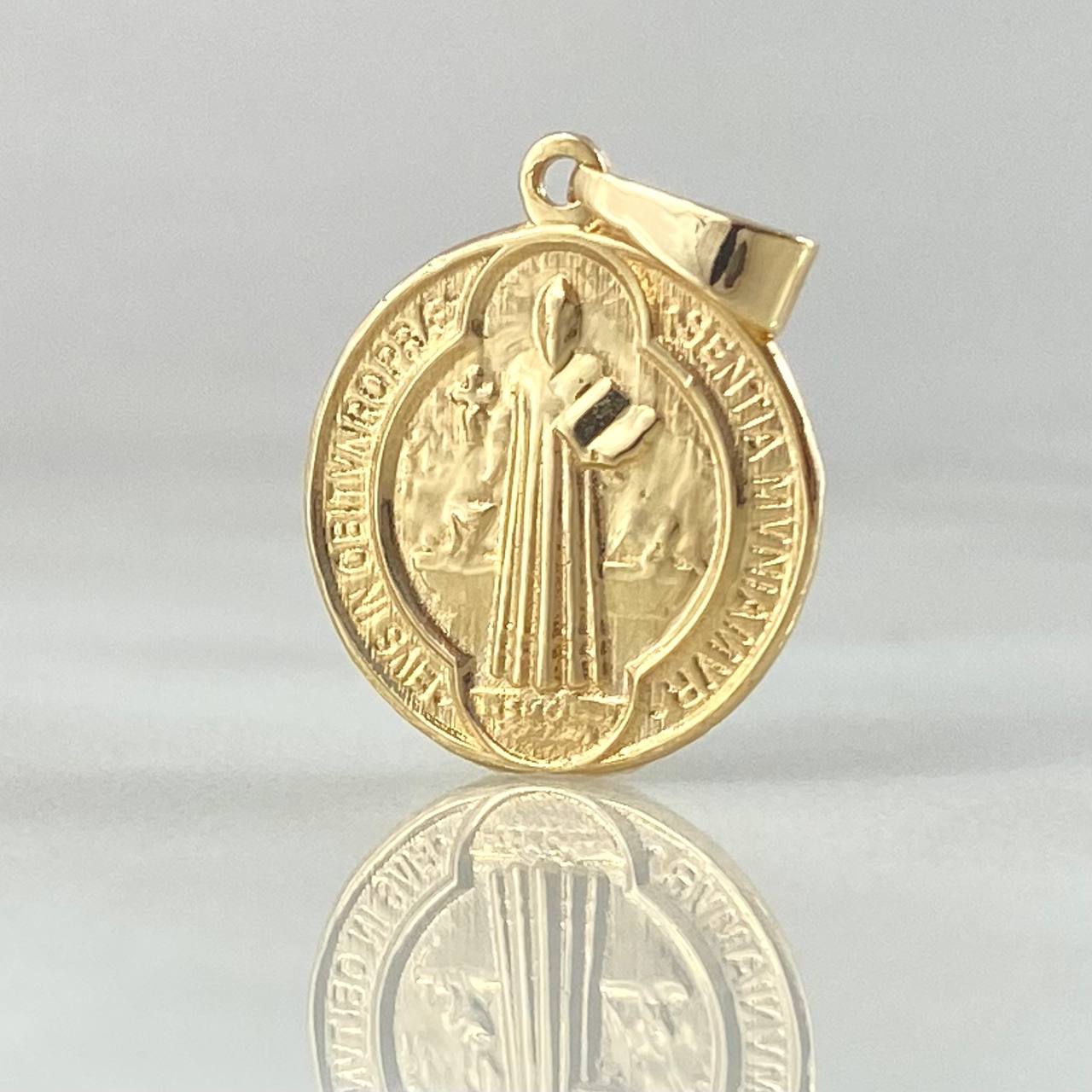 Dije San Benito 1.75gr / 2.4cm / Oro 18K ©