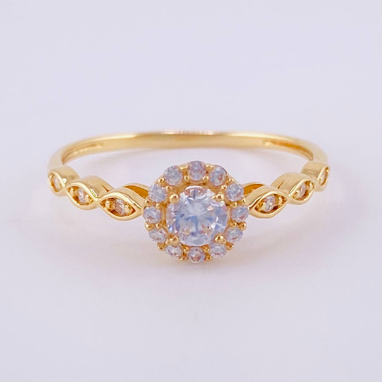 Anillo Halo Ojal 1.9g / T5 1/4 Oro Amarillo 18K