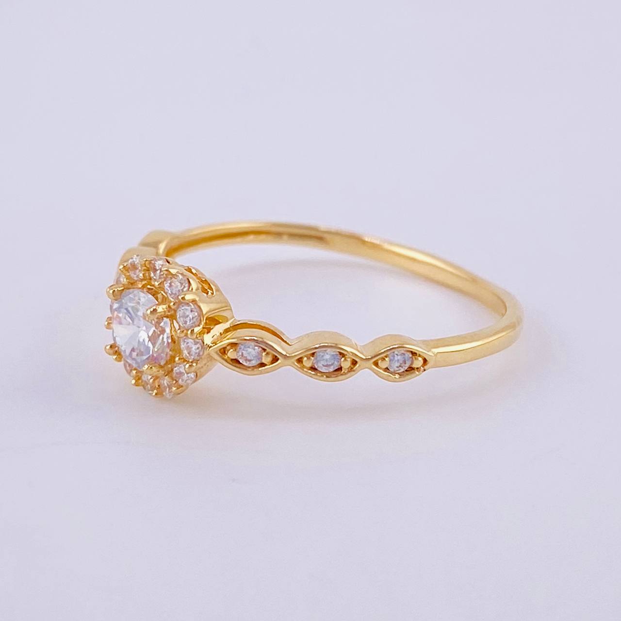 Anillo Halo Ojal 1.95g / T7 3/4 Oro Amarillo 18K